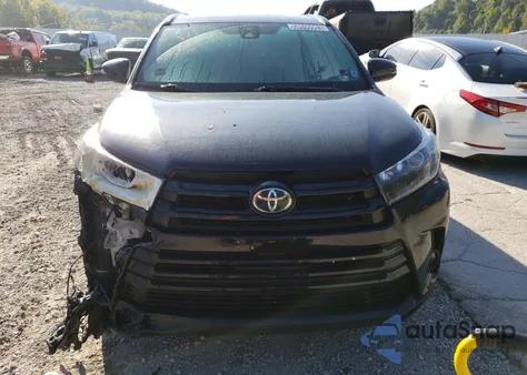 2019 Toyota Highlander Se from USA, damaged, VIN 5TDJZRFH9KS605842